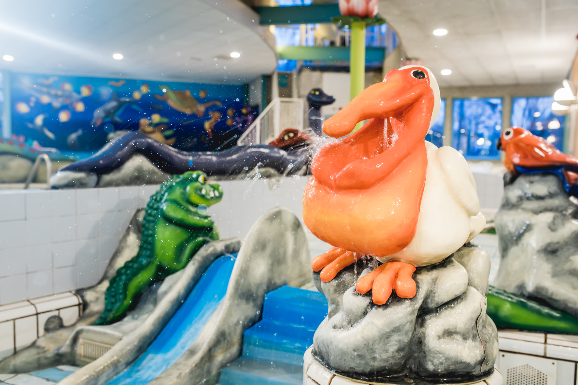 Sprookjesachtige waterspeelfiguren in het peuterbad van De Meerval