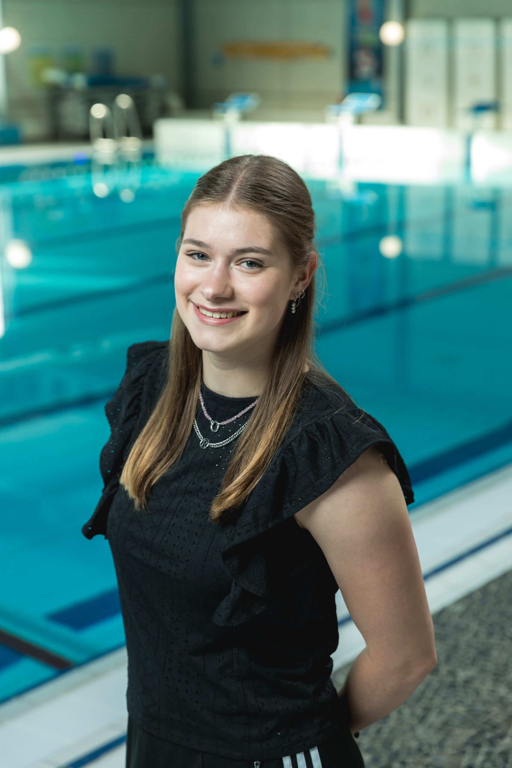 Do, Lifeguard bij Zwembad De Meerval