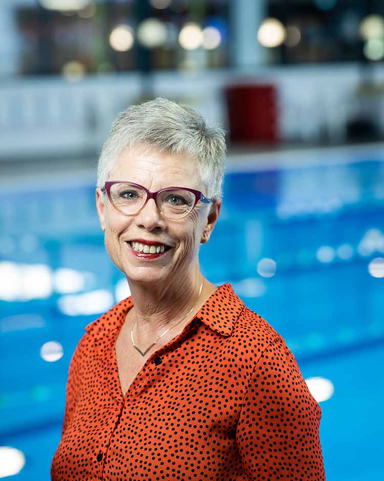 Wilma, Receptiemedewerker bij Zwembad De Meerval