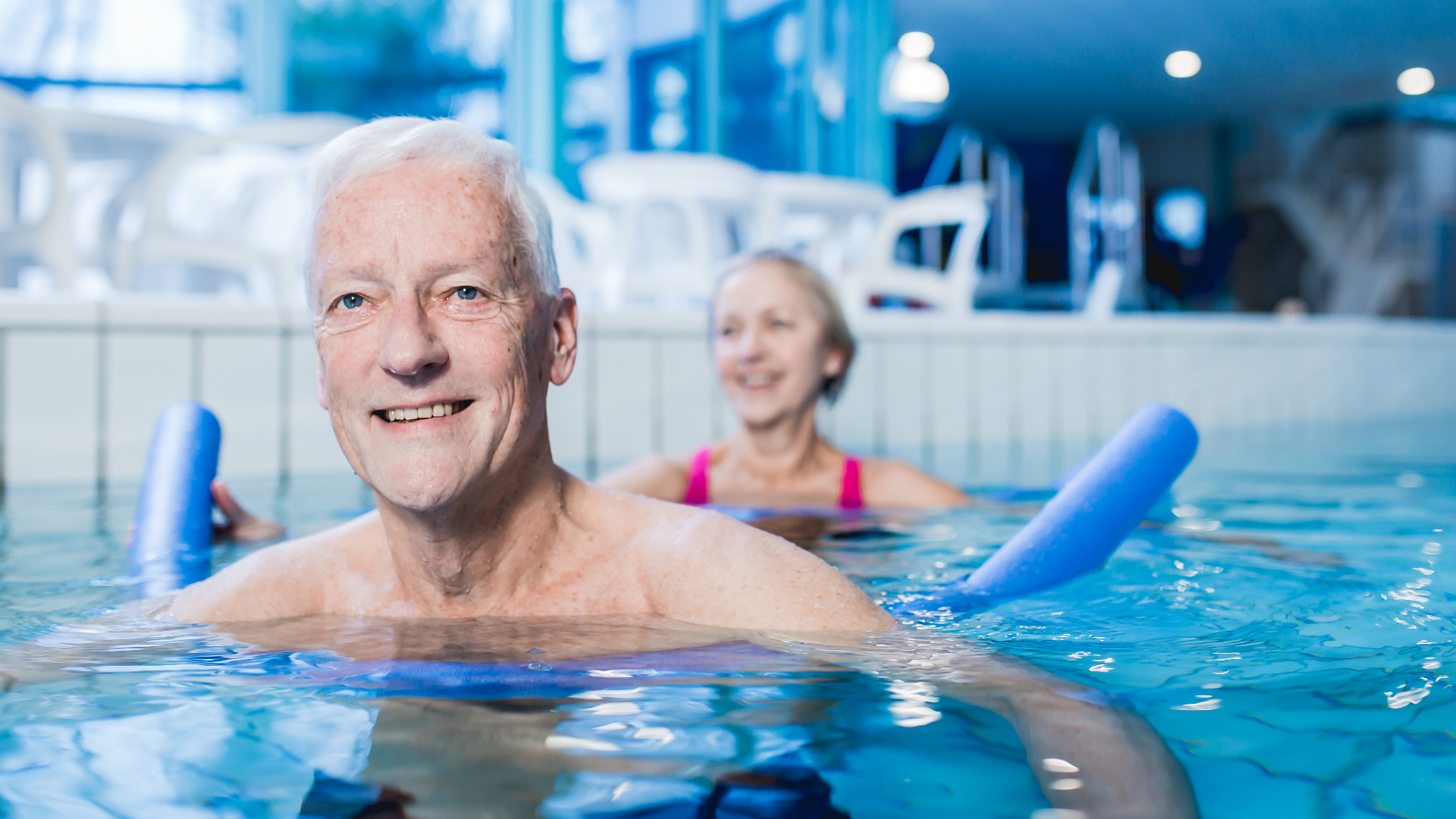 Fifty-Fit Club in het zwembad